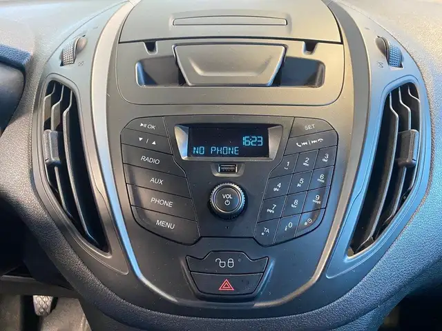 Ford Transit Courier view 10