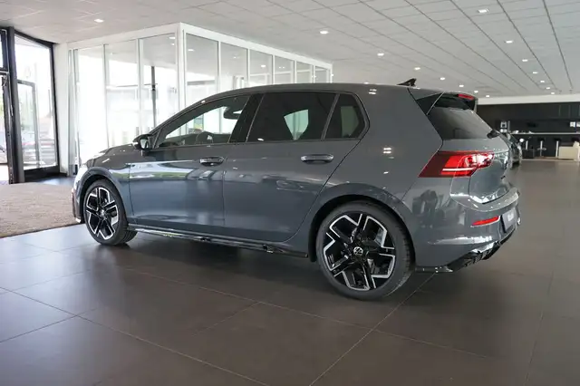 Volkswagen Golf view 2
