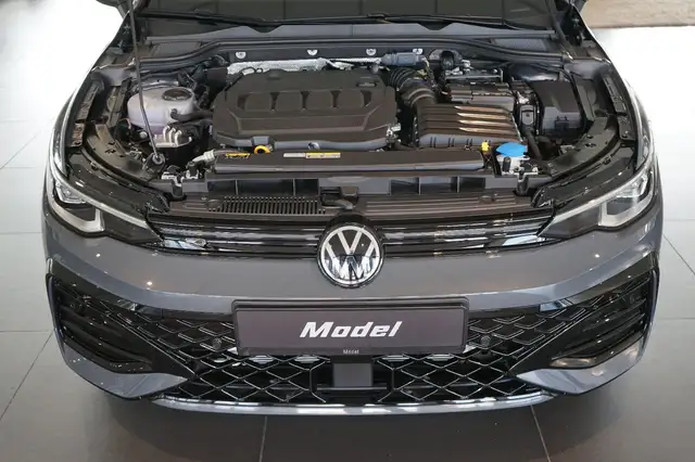 Volkswagen Golf view 4