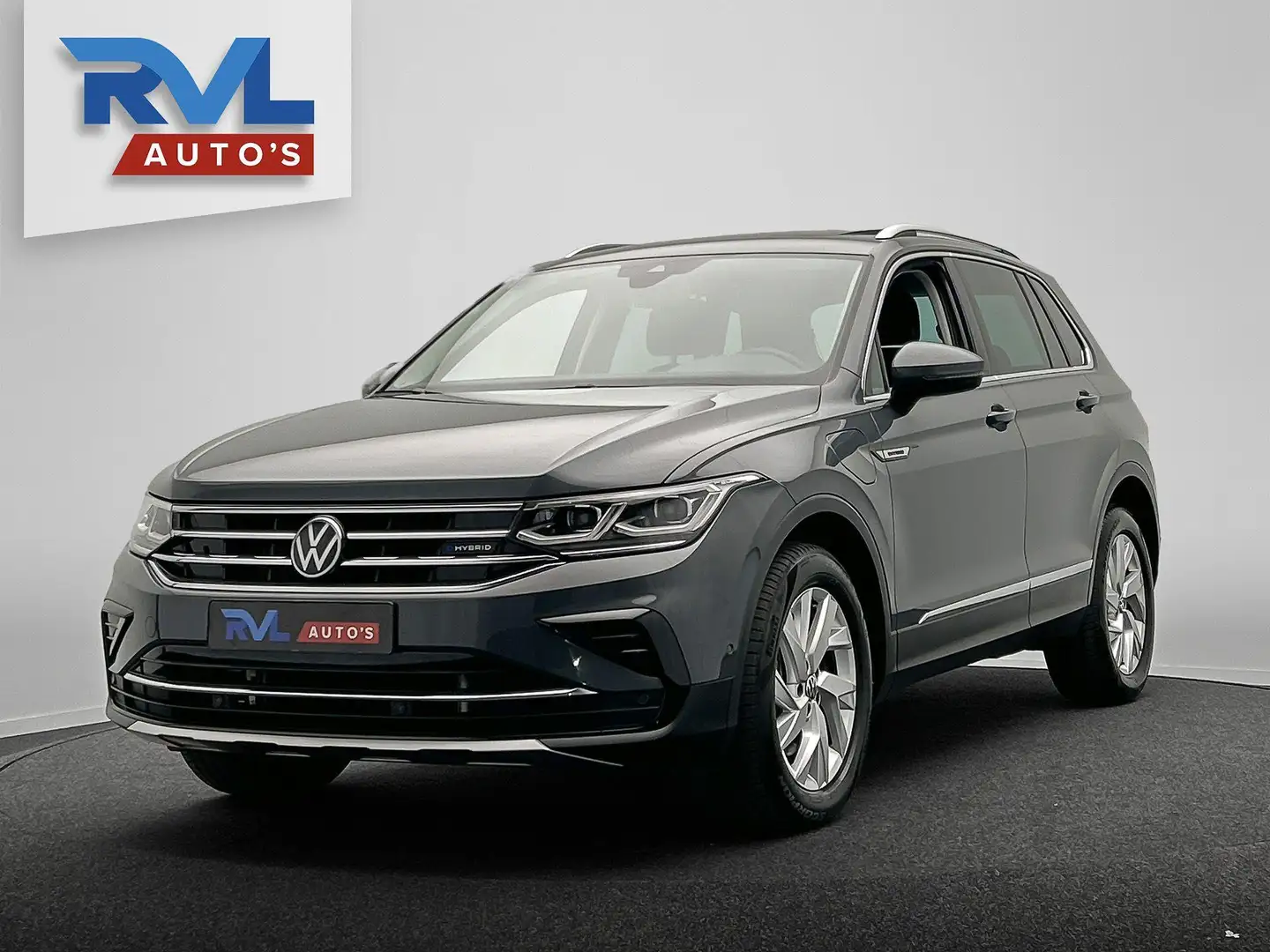 Volkswagen Tiguan 1.4 TSI eHybrid Plug-in Pano/dak Camera Adaptieve/ Grijs - 1