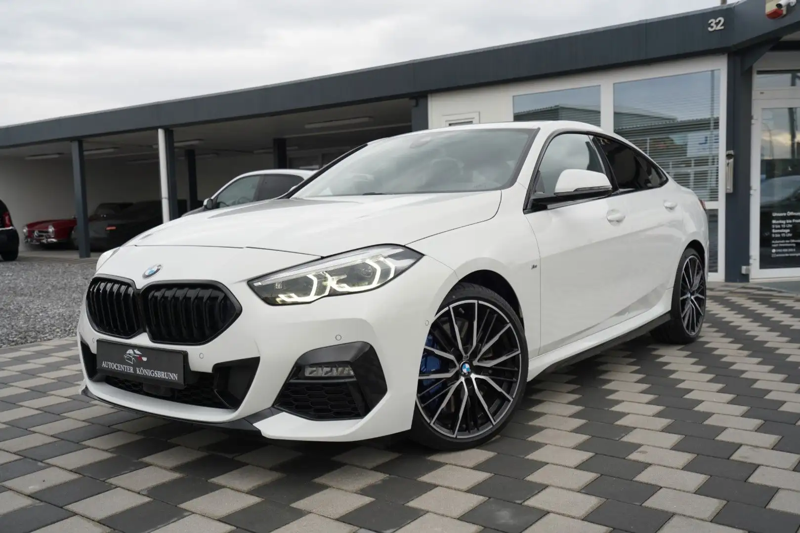 BMW Sonstige 218i Gran Coupé*Schiebedach*M Sport*Kamera*H&K* Weiß - 1