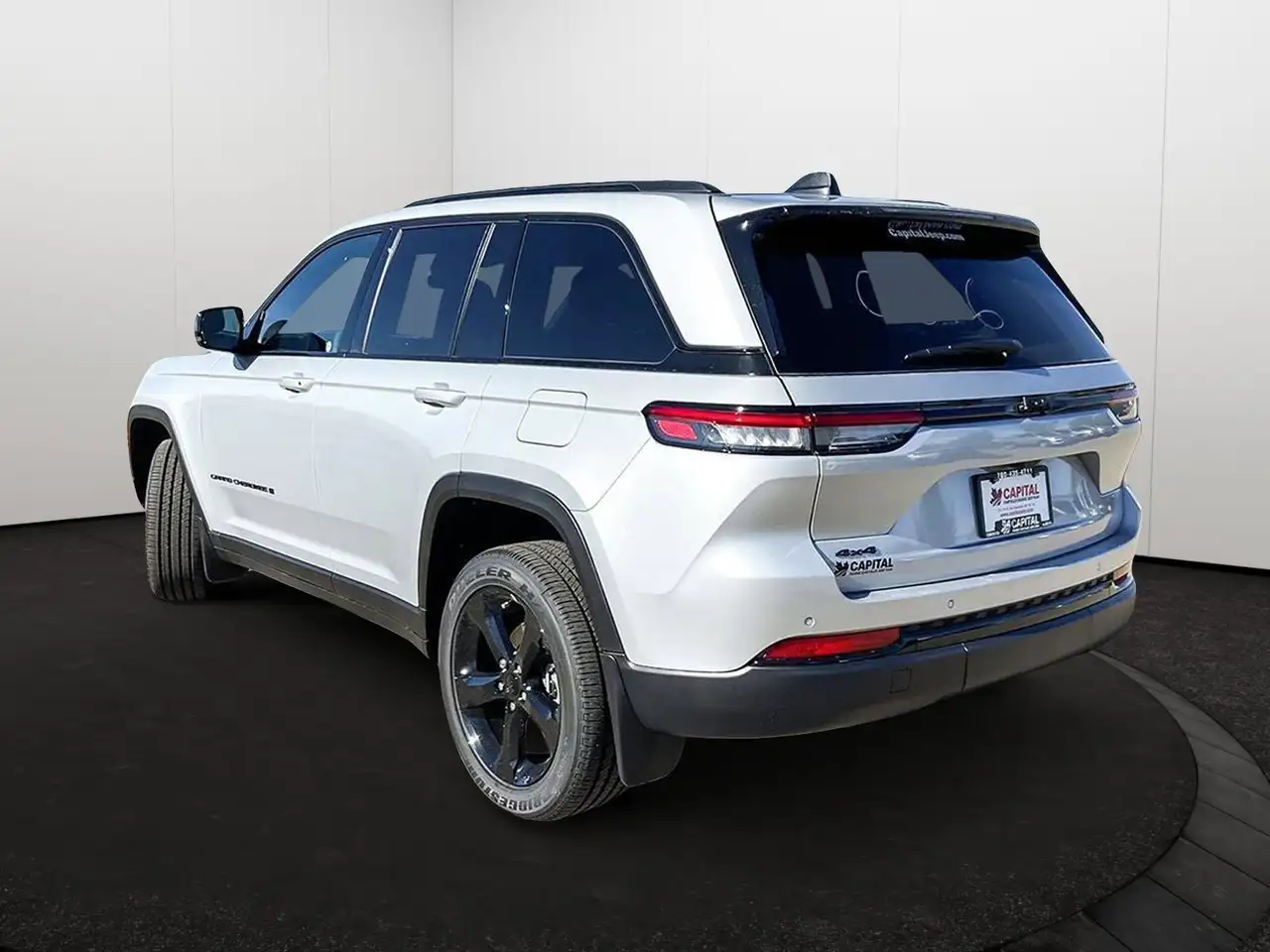 Jeep Grand Cherokee снимка Jeep Grand Cherokee