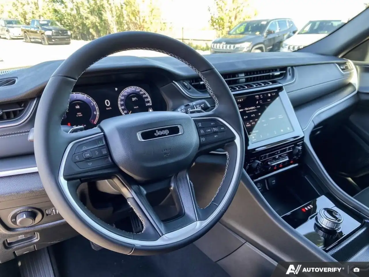 Jeep Grand Cherokee снимка Jeep Grand Cherokee