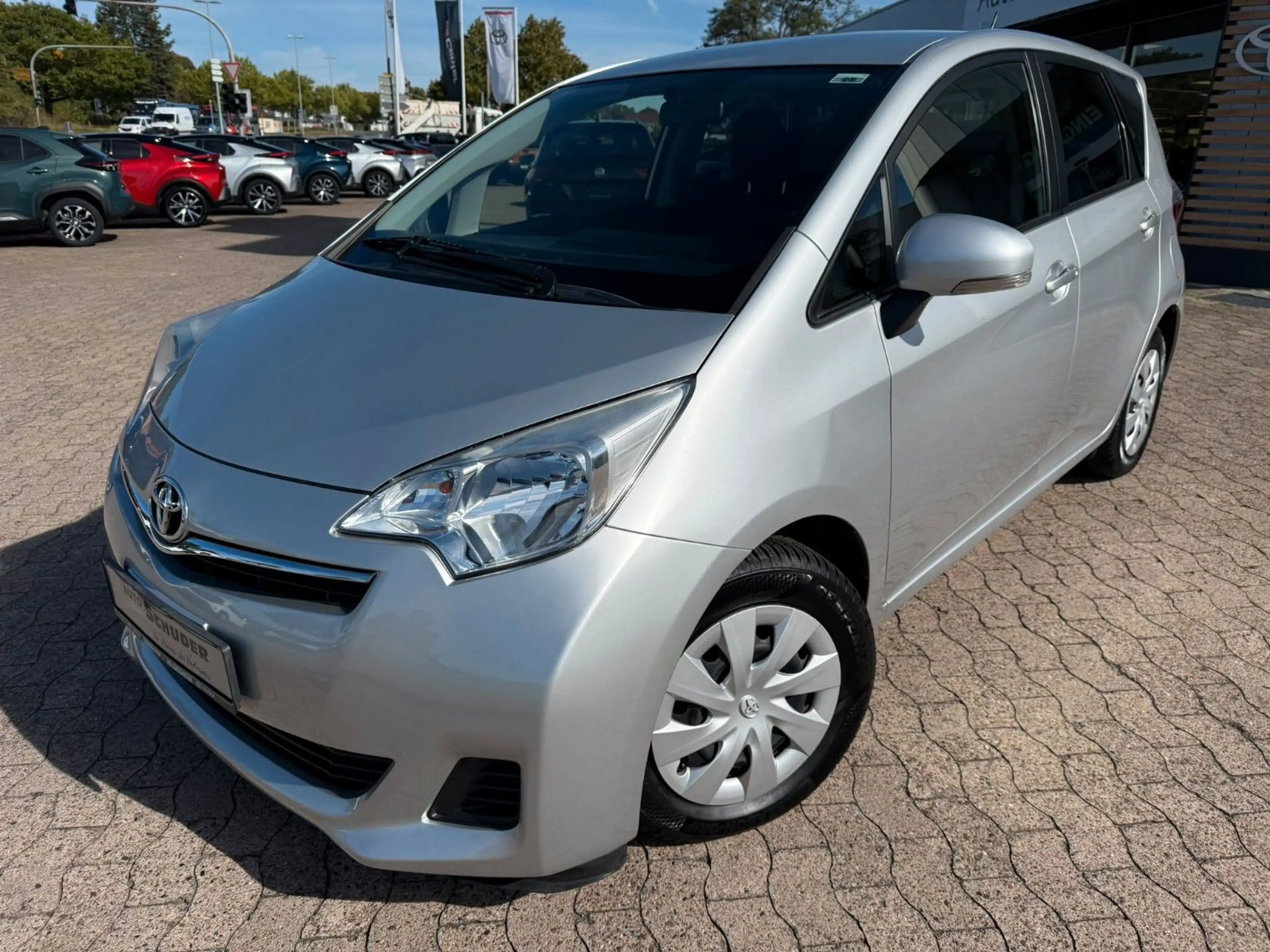 Toyota Verso-S Life