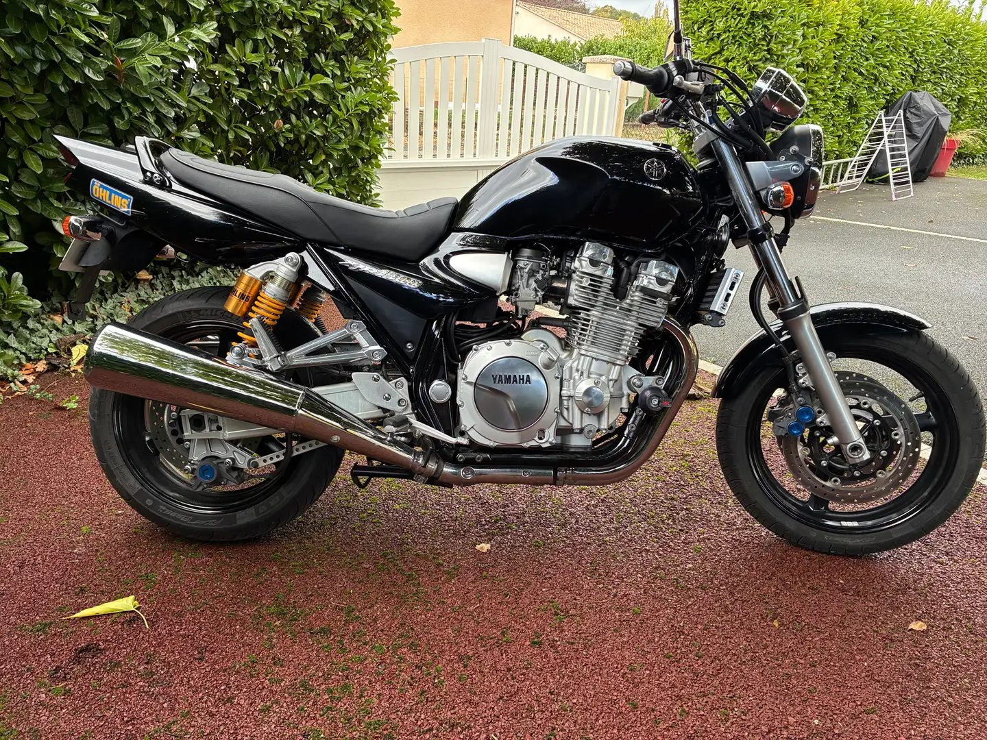 Yamaha XJR 1300 Noir - 1