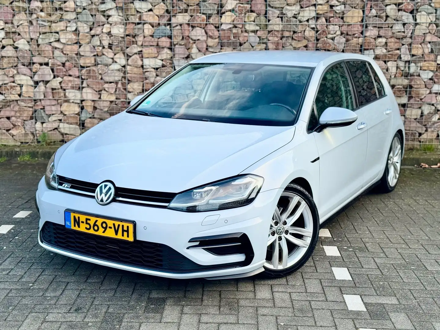 Volkswagen Golf 1.5 TSI Highline Business R-LINE Weiß - 1