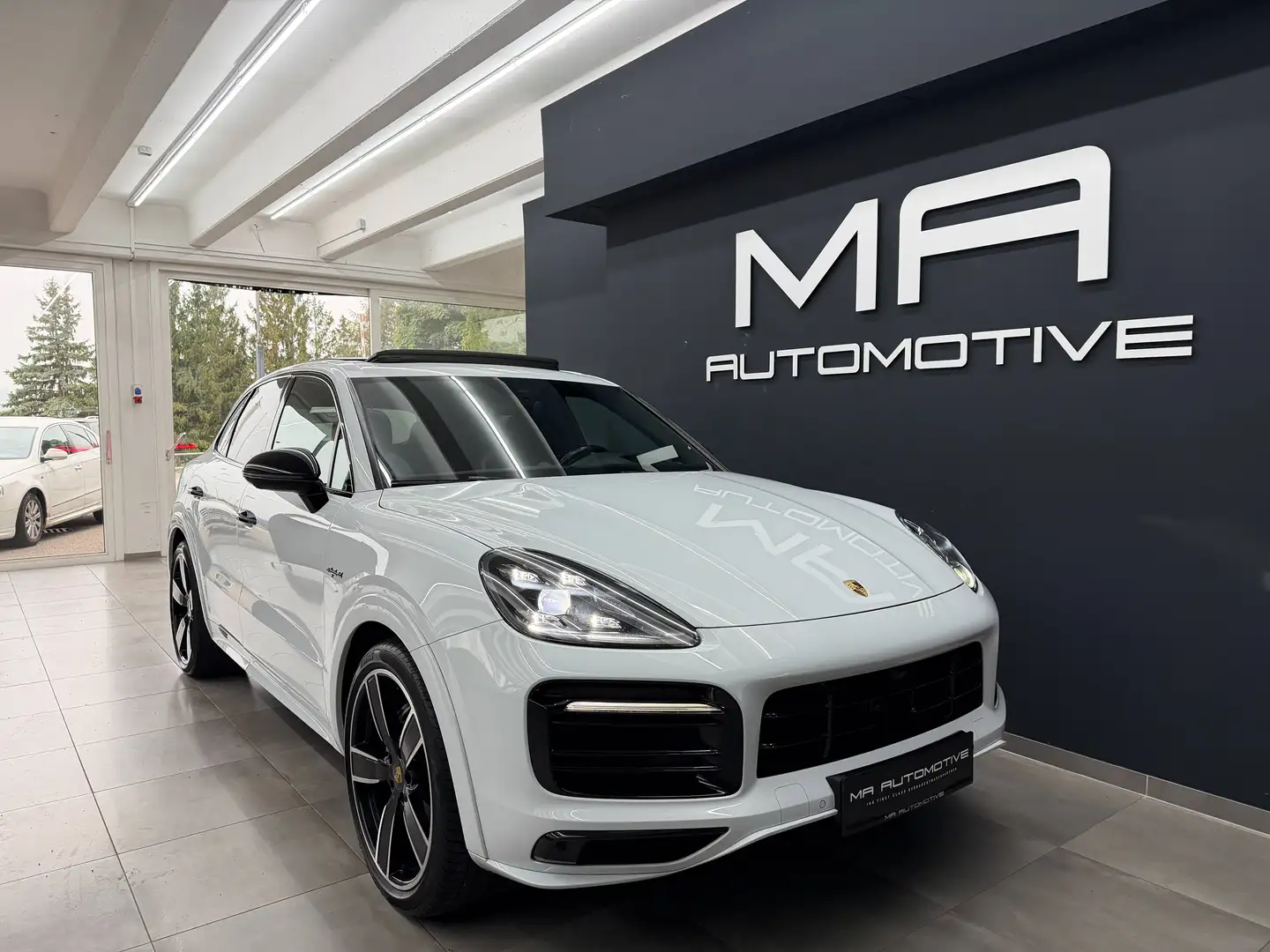 Porsche Cayenne E-Hybrid *SPORTDESIGN*22*LUFT*PANO*ACC*HUD*SHZ*MATRIX* Weiß - 2