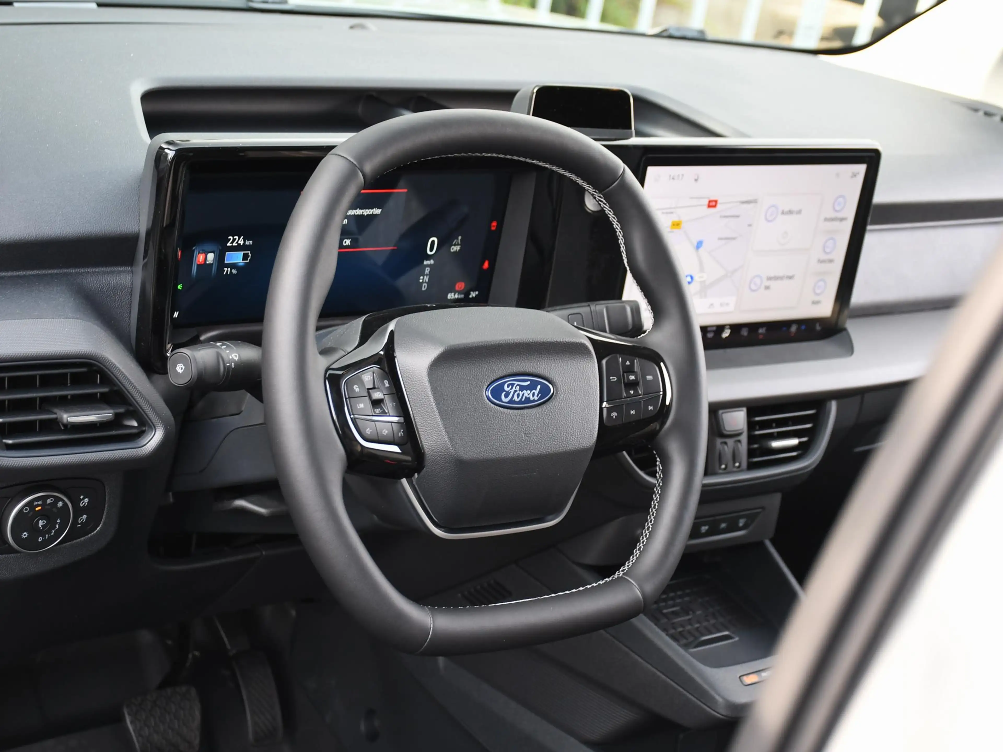 Ford Transit Courier E-Transit Limited 44 kWh 136pk Automaat CAMERA | D — photo 14