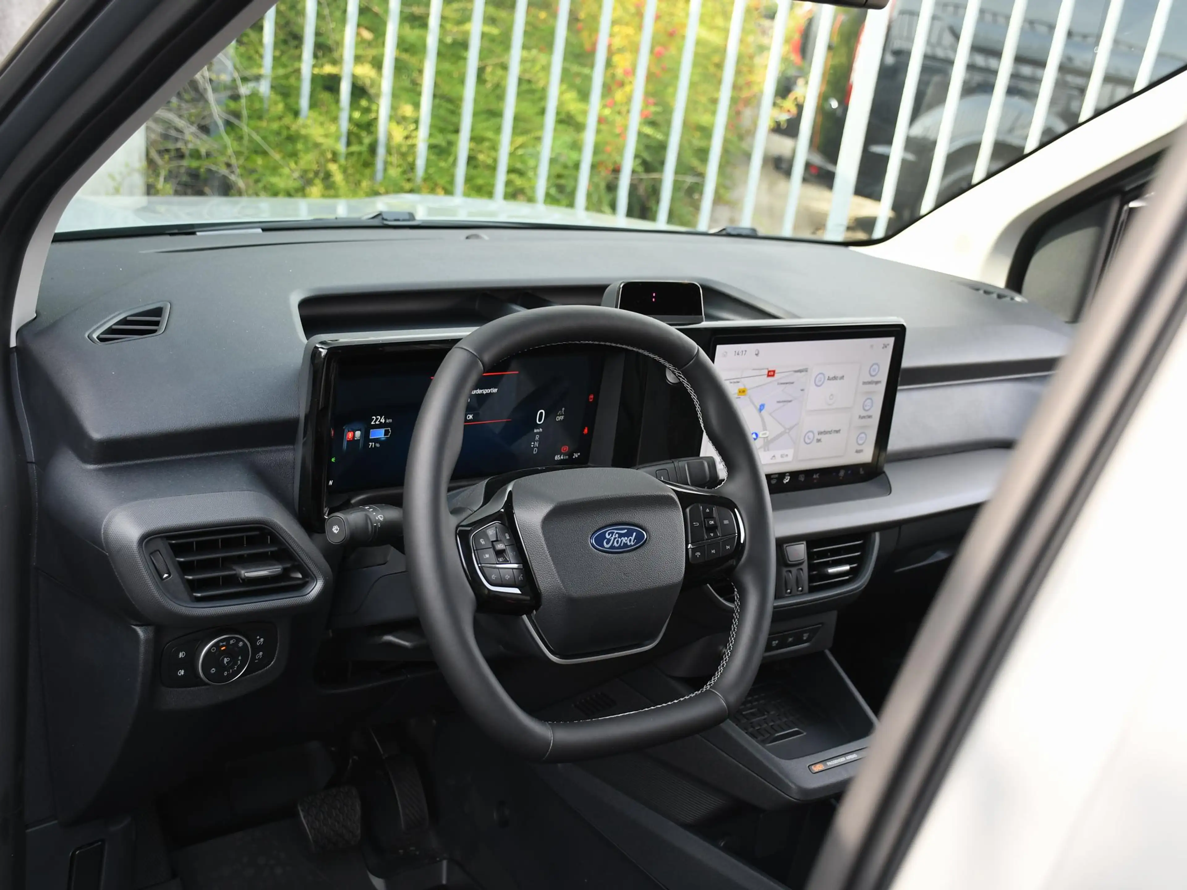 Ford Transit Courier E-Transit Limited 44 kWh 136pk Automaat CAMERA | D — photo 13