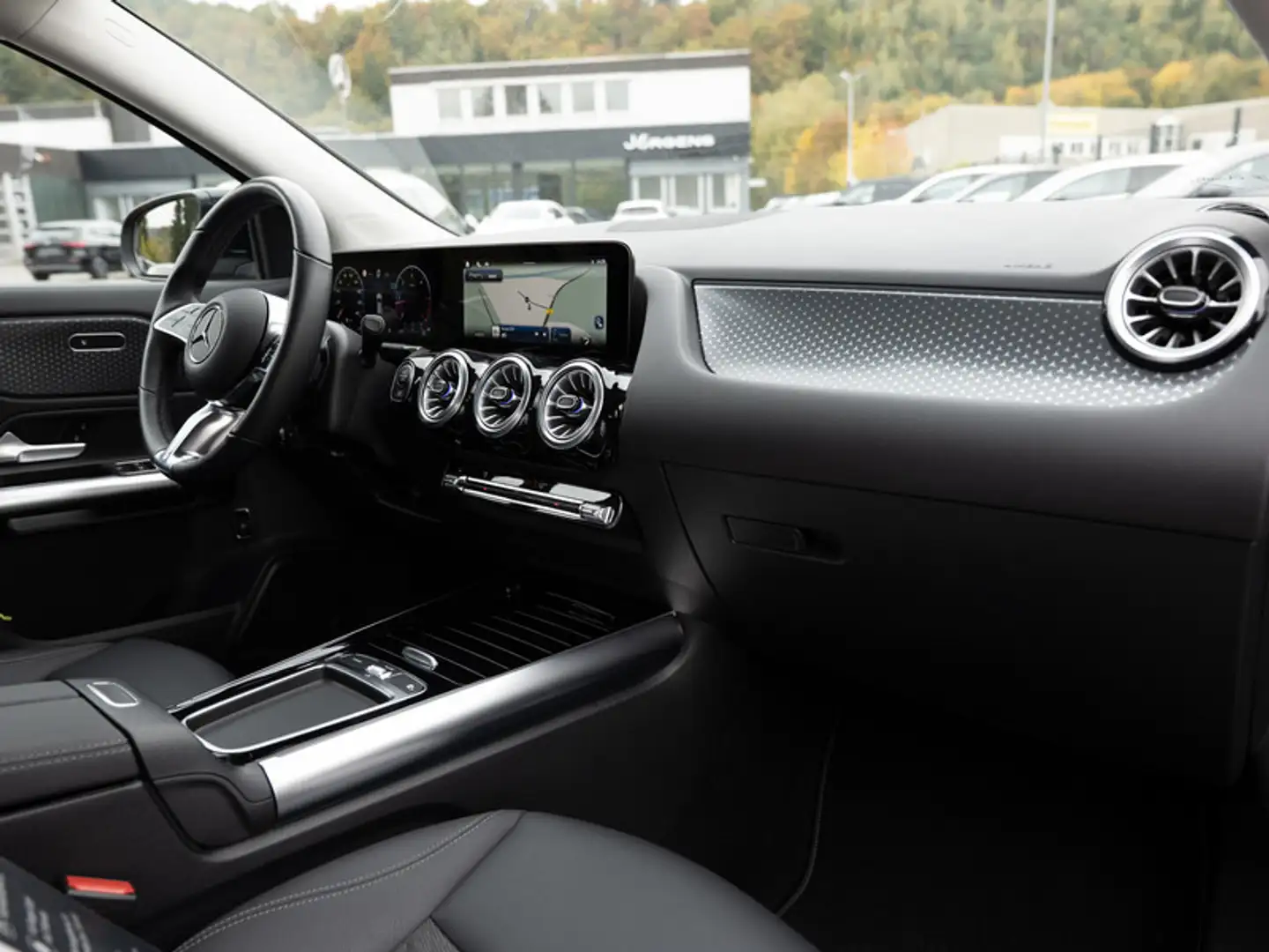 Mercedes-Benz GLA 200 d Progressive/LED/360/Distr/AHK/Winter Zwart - 2