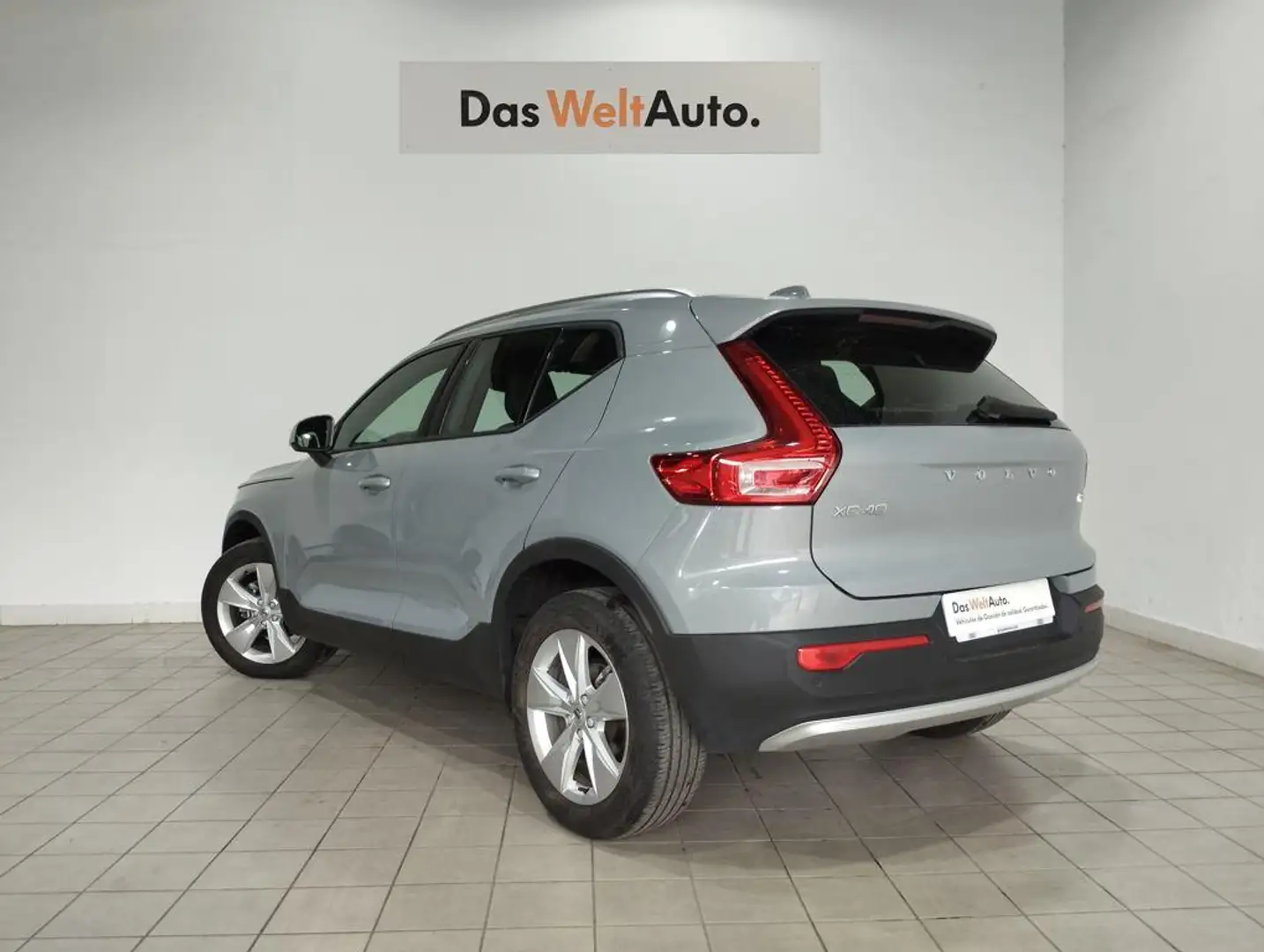Volvo XC40 T2 Essential Aut. Argent - 2