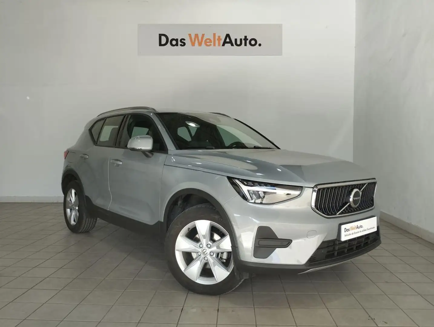 Volvo XC40 T2 Essential Aut. Argent - 1