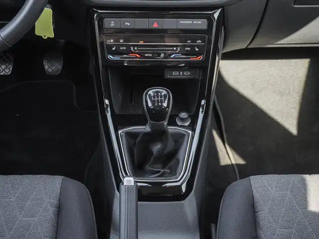 Volkswagen T-Cross view 14