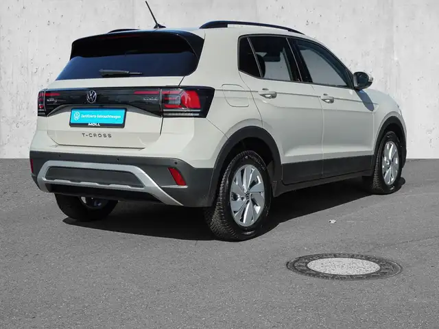 Volkswagen T-Cross view 4