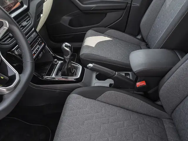 Volkswagen T-Cross view 15