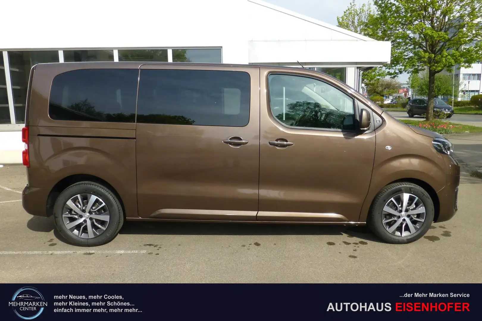 Toyota Proace Verso L1 Team Deutschland 2.0 D-4D D m. Navi, A... Braun - 2