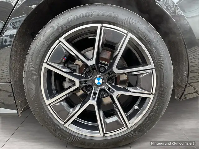 BMW 4 Series view 6