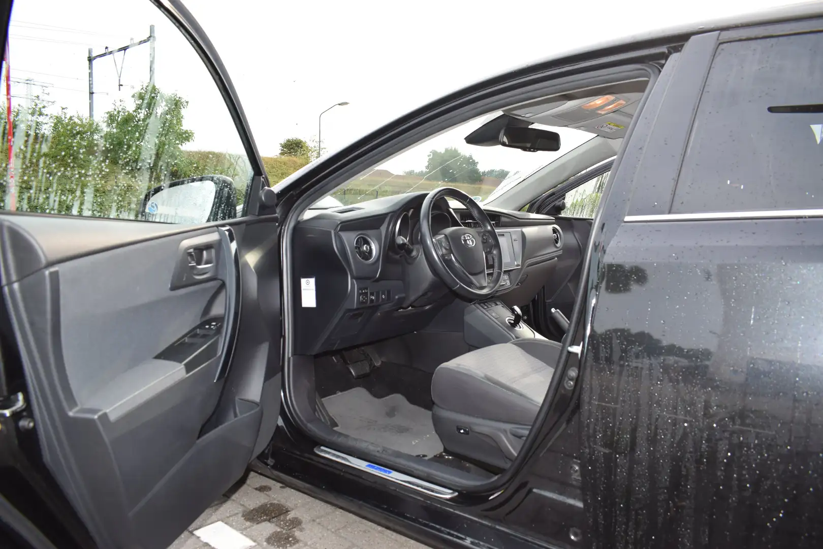 Toyota Auris Auris 1.8 Hybrid Active Zwart - 2