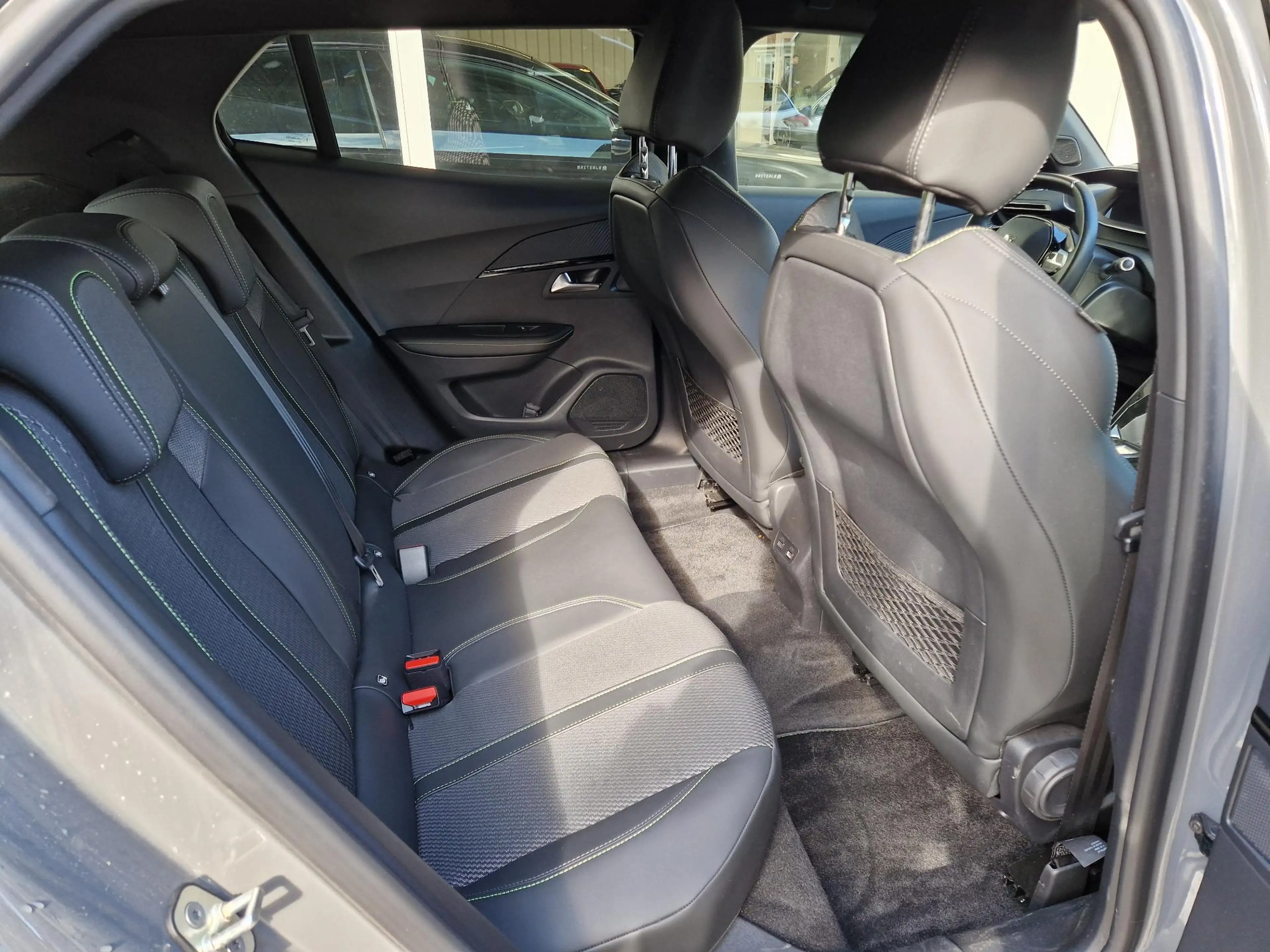 Peugeot e-2008 EV GT 50 kWh | Climate & Cruise Control | Achterui — photo 12