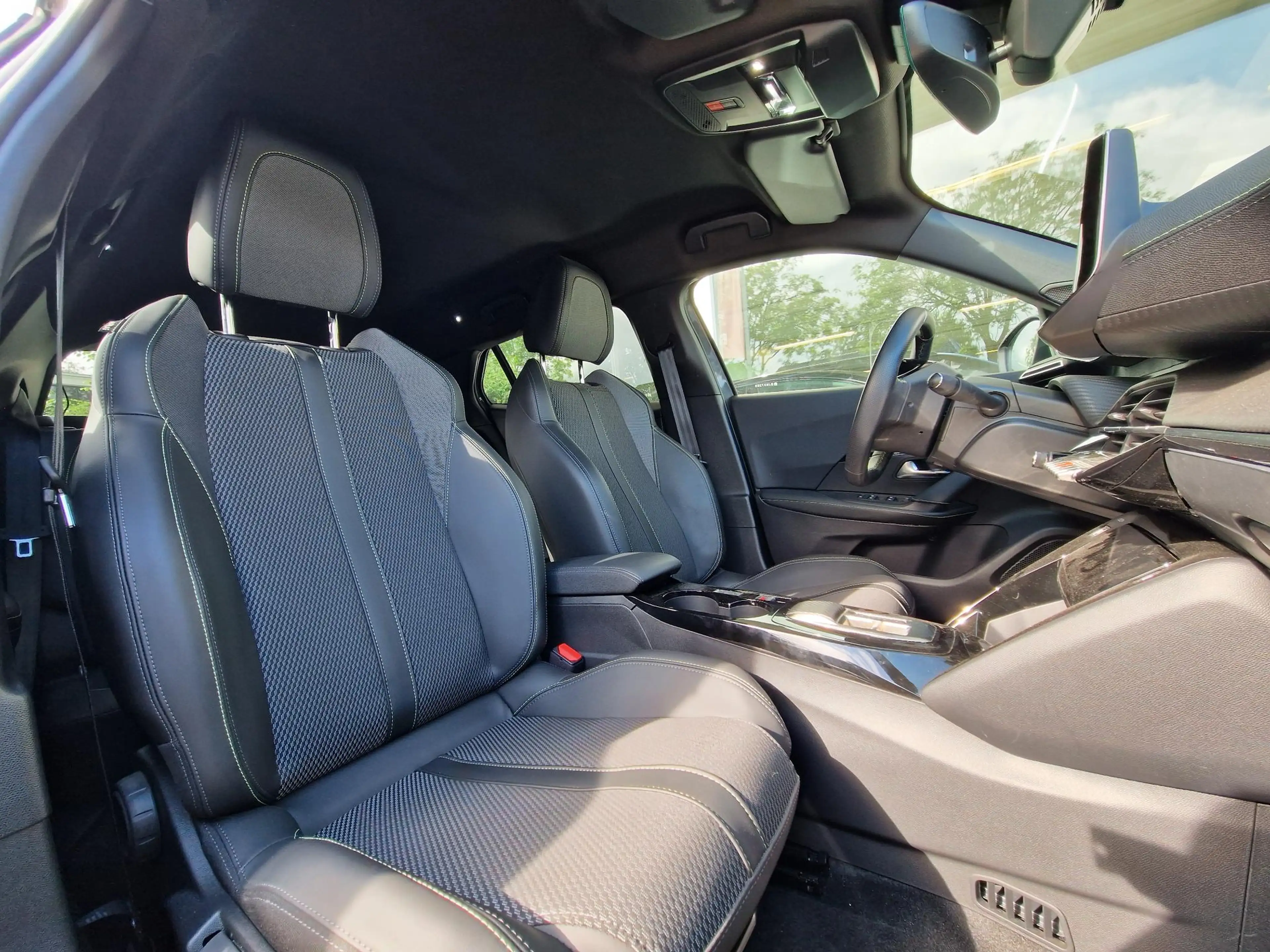 Peugeot e-2008 EV GT 50 kWh | Climate & Cruise Control | Achterui — photo 6