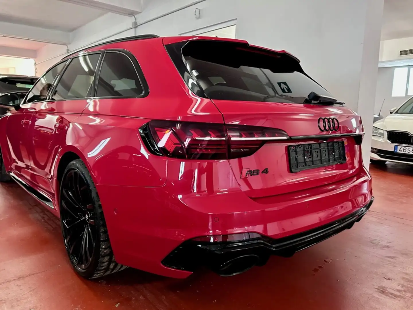 Audi RS4 Avant TFSI quattro tiptronic Rojo - 1