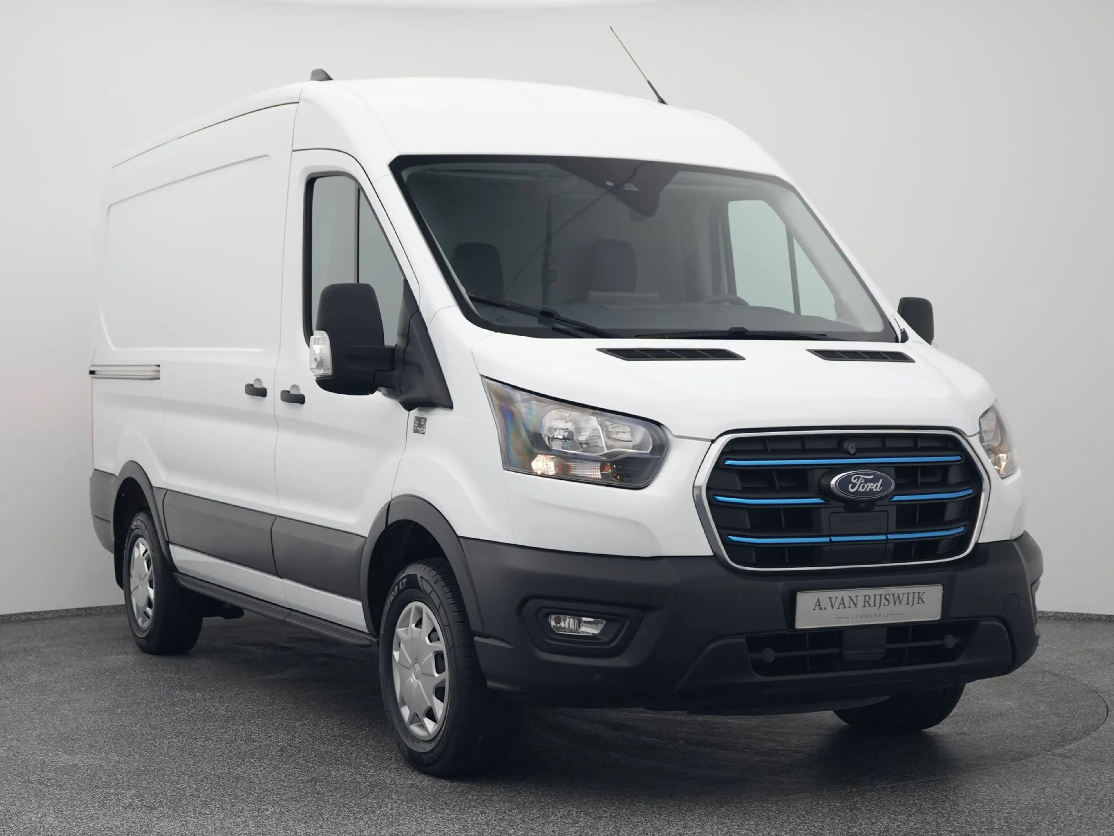 Ford E-Transit 350 L2H2 Ambiente 68 kWh 50 L2H2 Trend 68 kWh | CA — photo 2
