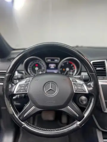 Mercedes-Benz GL view 15