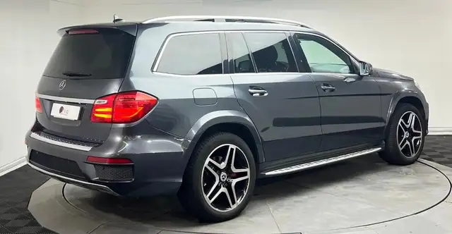Mercedes-Benz GL view 5