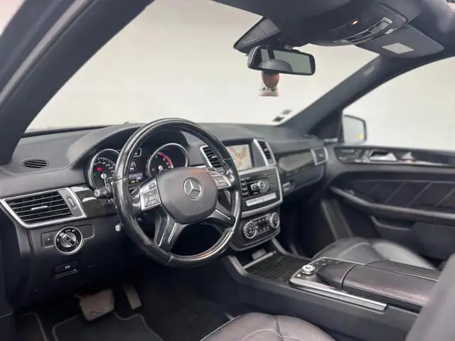 Mercedes-Benz GL view 7
