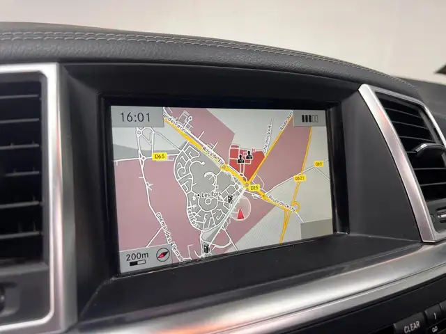 Mercedes-Benz GL view 12
