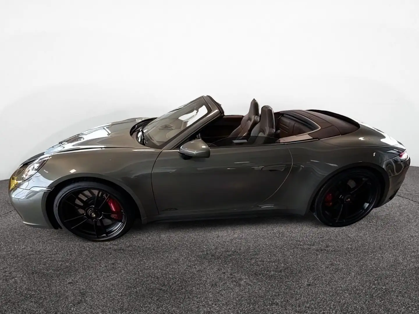 Porsche 911 Carrera 4 GTS Cabriolet - 2