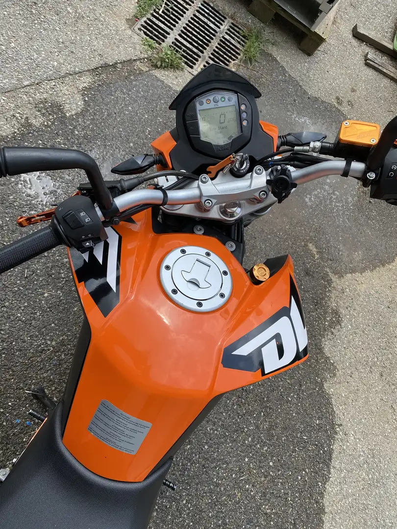 KTM 125 Duke - 1