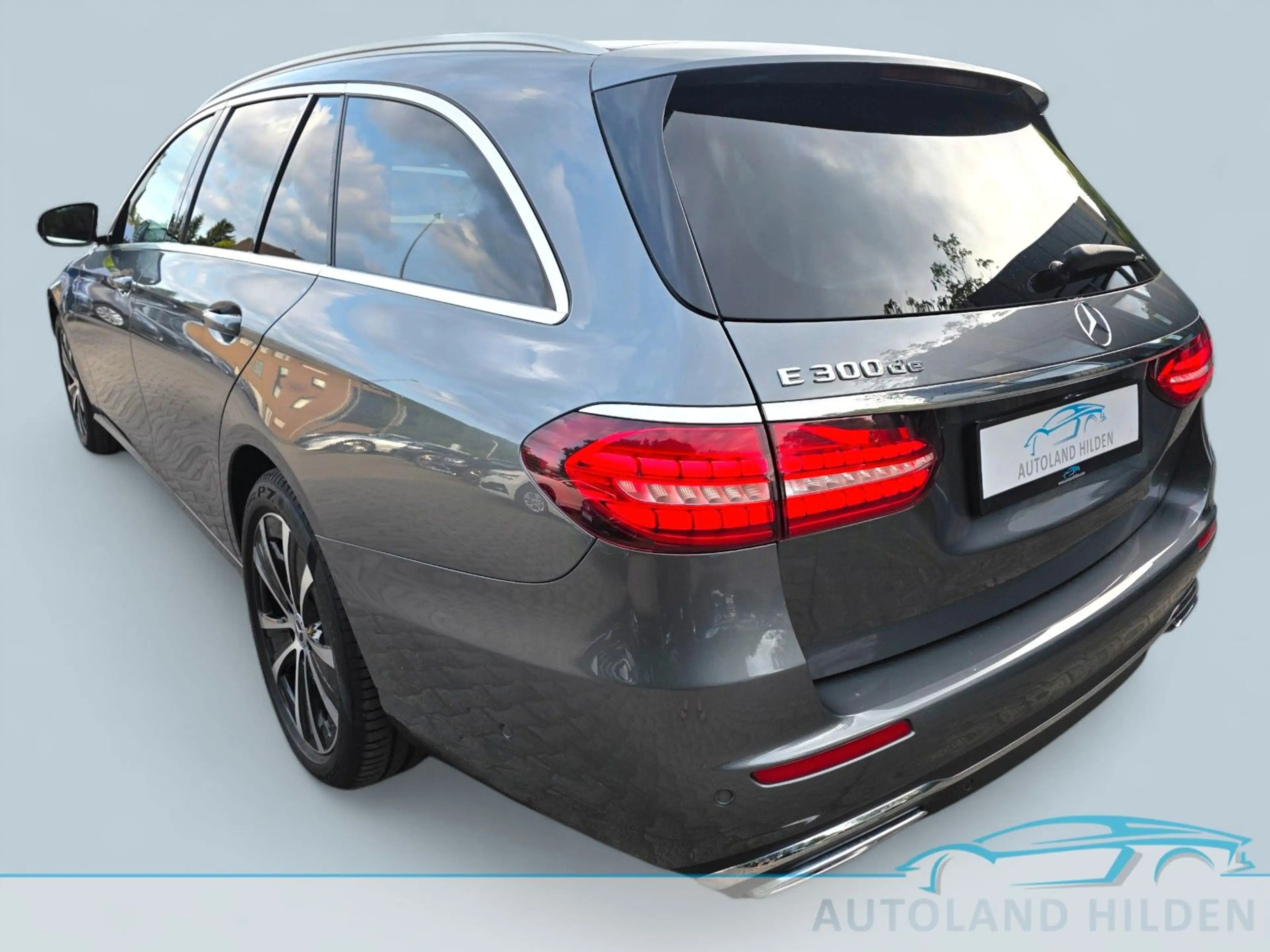 Mercedes-Benz E 300 T-Modell Plugin Hybrid Aut./Kamera/1 Hand — photo 4