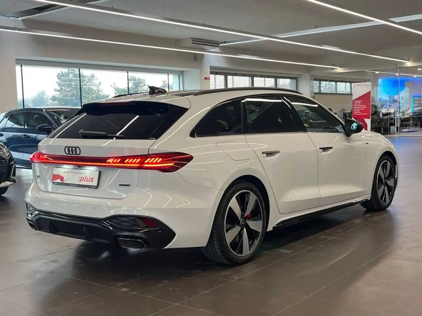 Audi A5 Avant S line edition e-hybrid quattro S tronic Bianco - 2