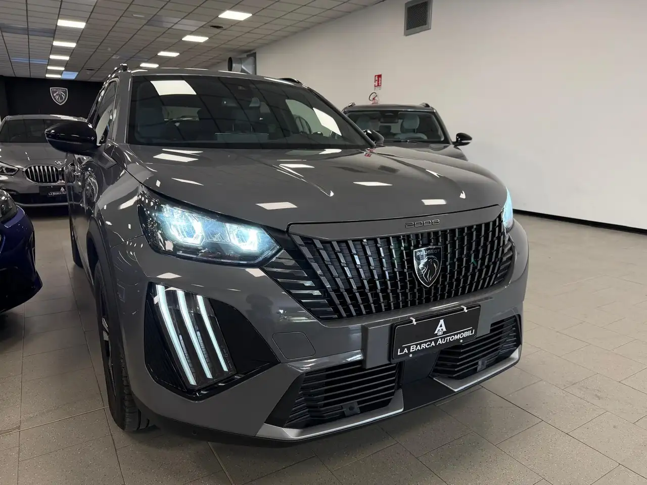 Peugeot 2008 1.2 100CV puretech Allure 4