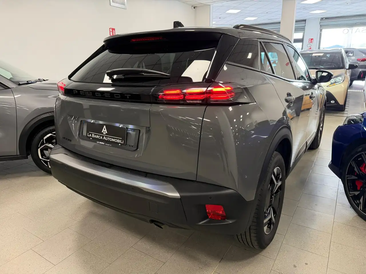 Peugeot 2008 1.2 100CV puretech Allure 5