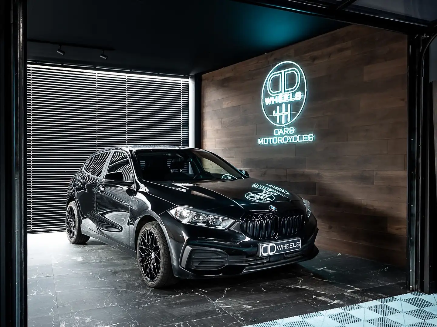 BMW 116 ETAT IMPECCABLE/FULL BLACK EDITION/GARANTIE !! Noir - 1