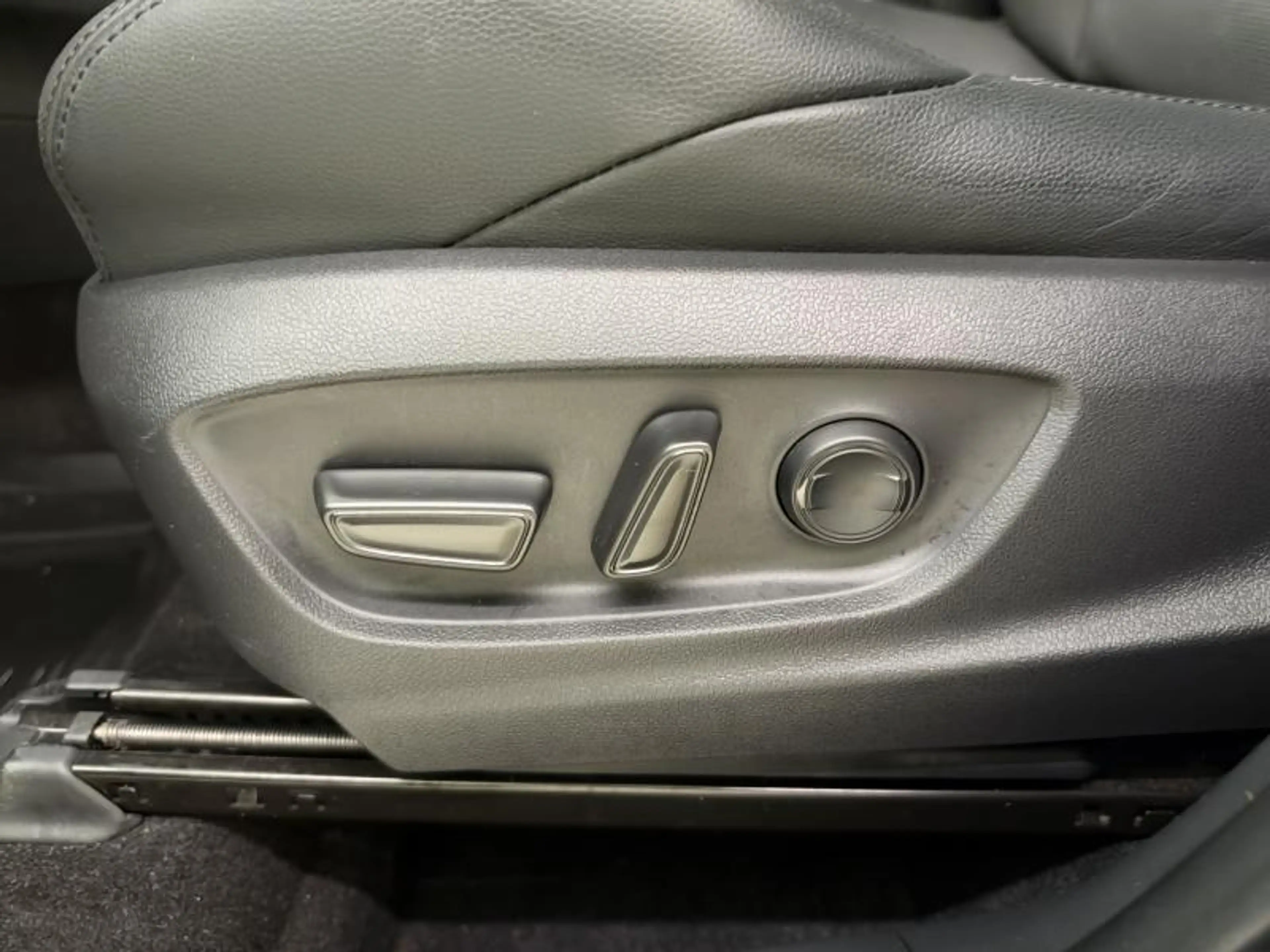 Toyota Corolla Cross 1.8 HYB PREMIUM — photo 12