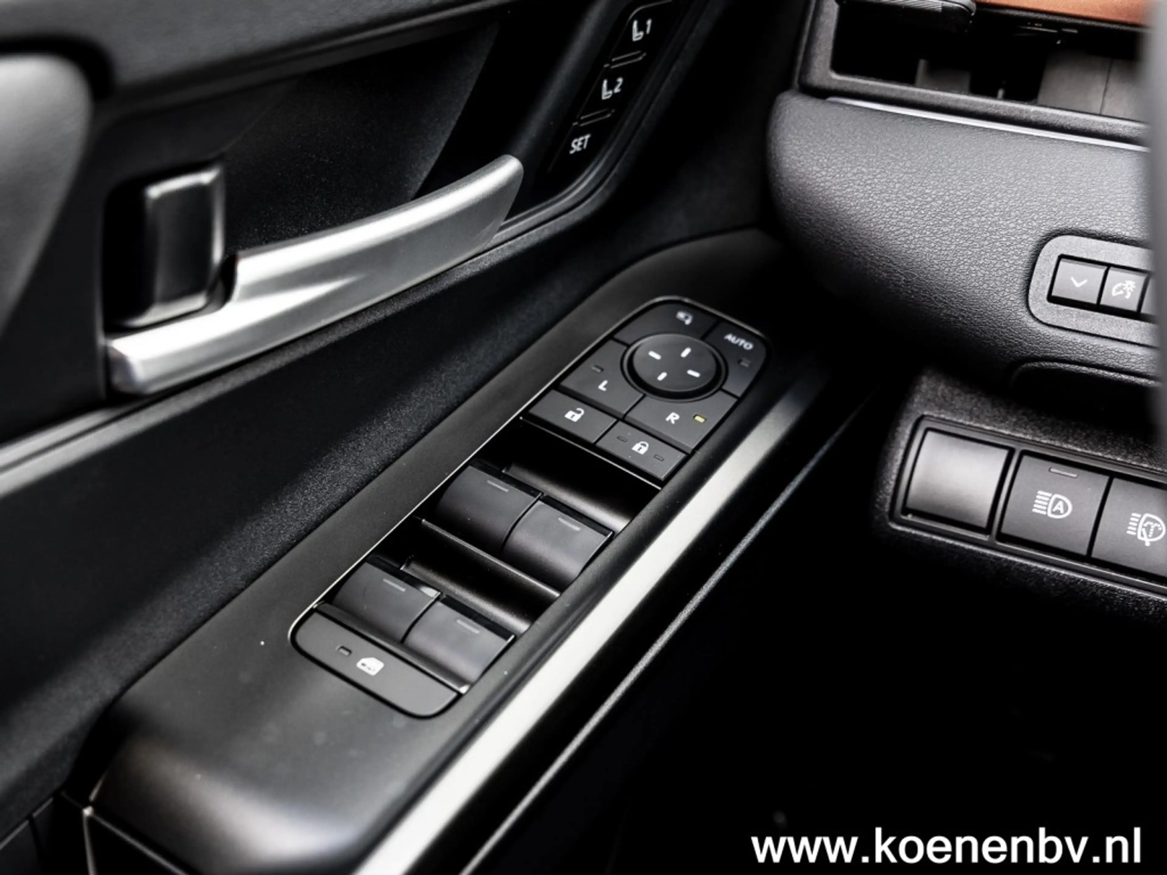 Subaru Uncharted UNCHARTED 2E-xcite + / 77Kwh / CEMENT GRAY / ZWART — photo 33