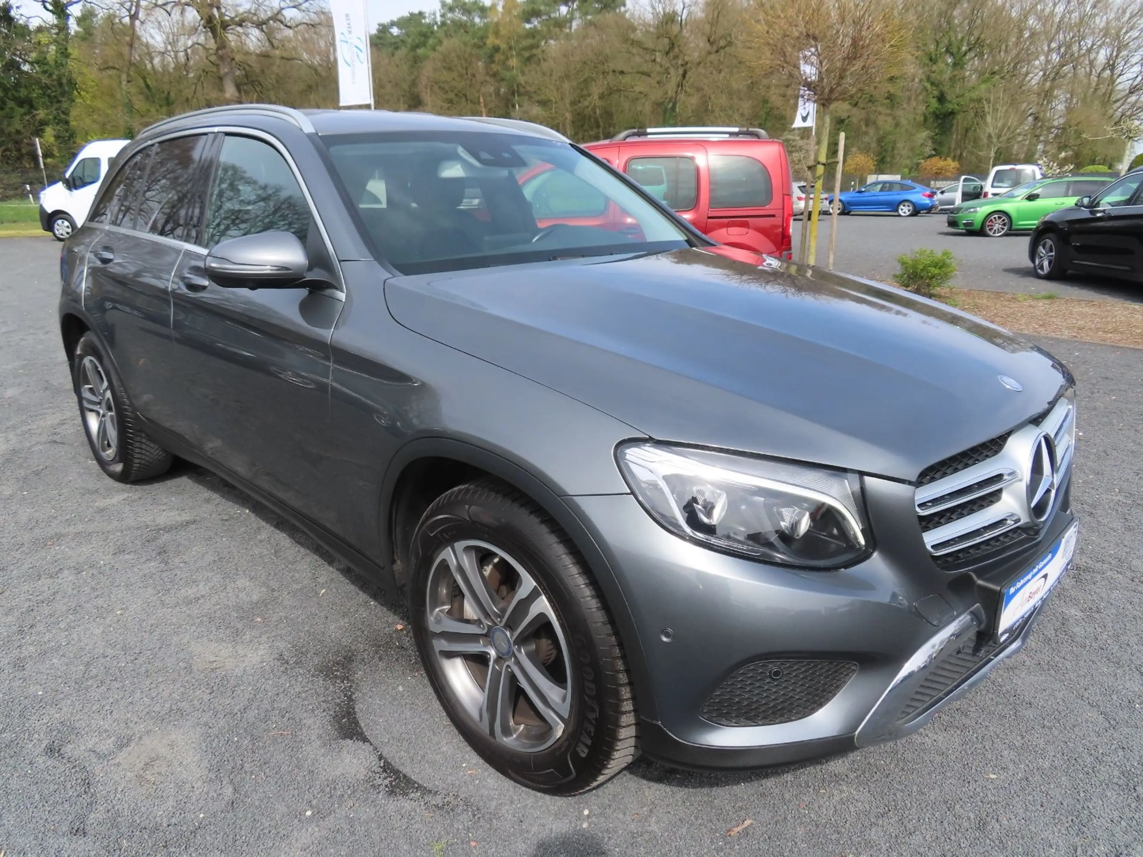 Mercedes-Benz GLC 250 d 4Matic EXCLUSIVE Navi Kamera 19"Alu — photo 3