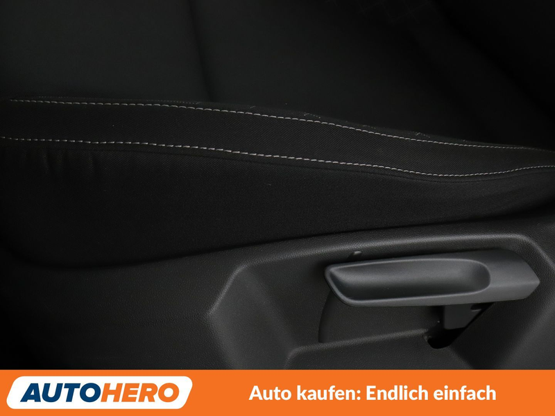 Skoda Karoq 1.5 TSI ACT Ambition*NAVI*ACC*CAM*PDC* — photo 28