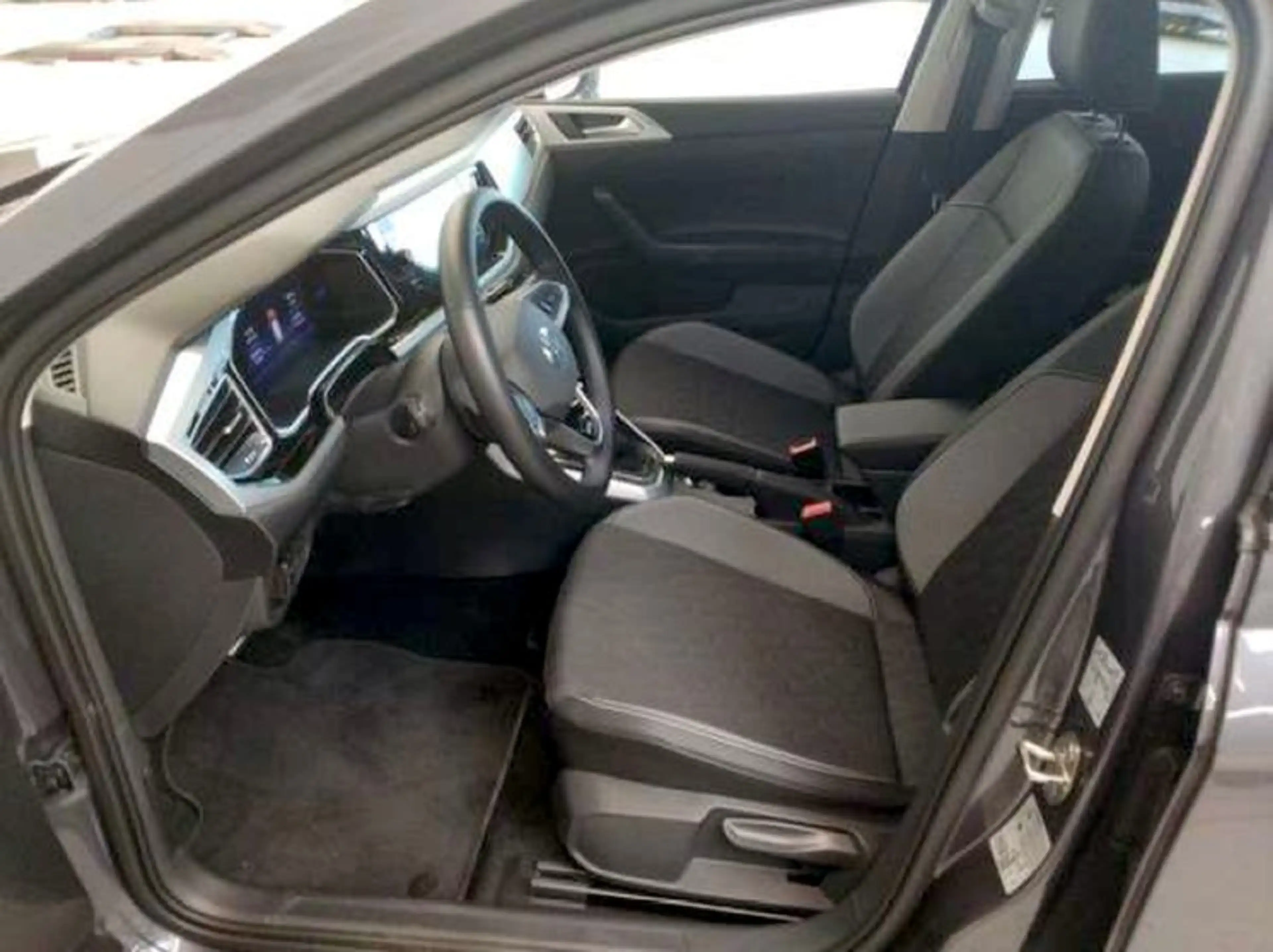 Volkswagen Taigo 1.0 TSI DSG GOAL PANO LM17 SITZHZG LED — photo 3