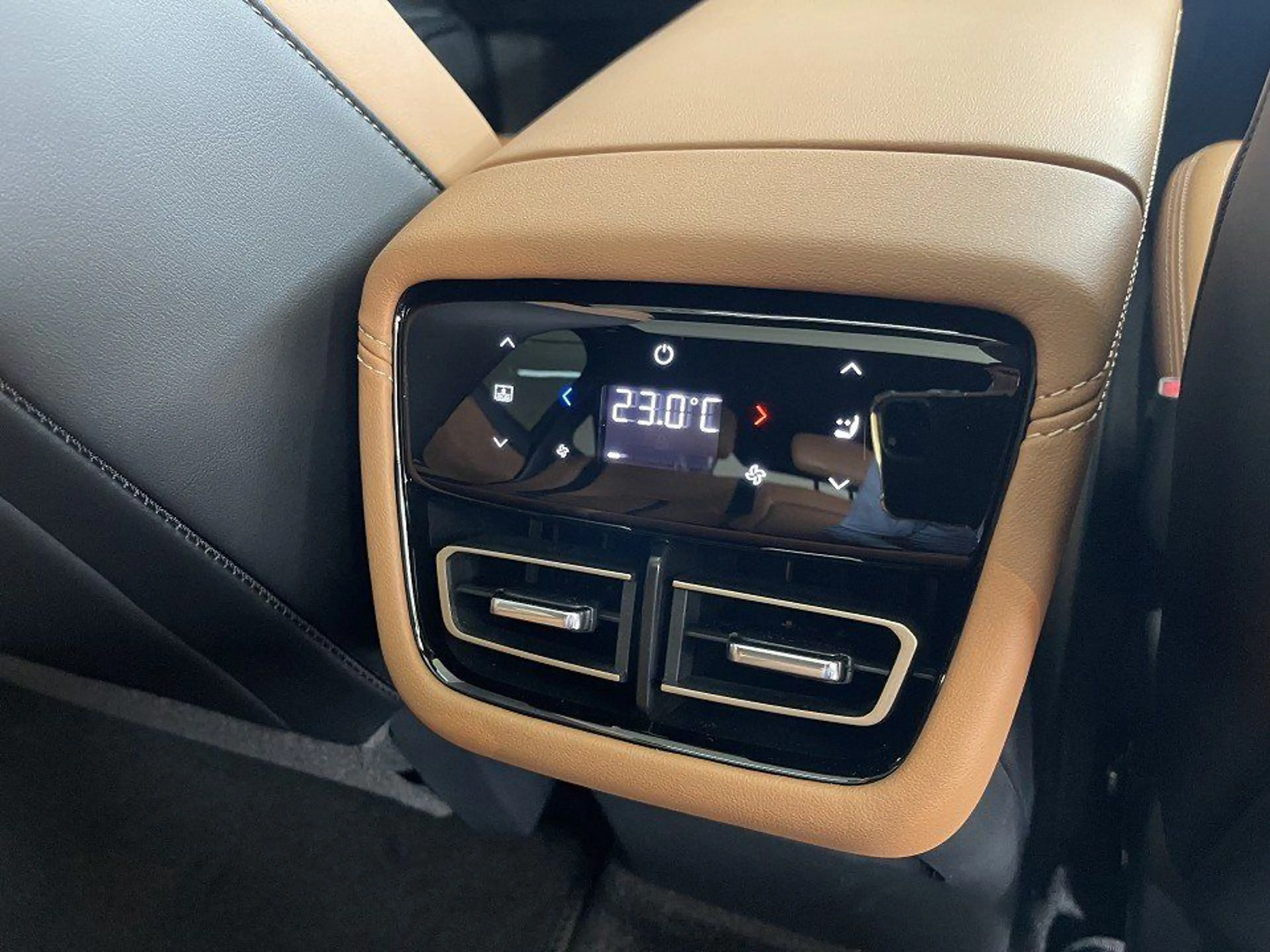 Mazda 6e EV 258PS Takumi Plus Teil-Nappaleder beige — photo 14