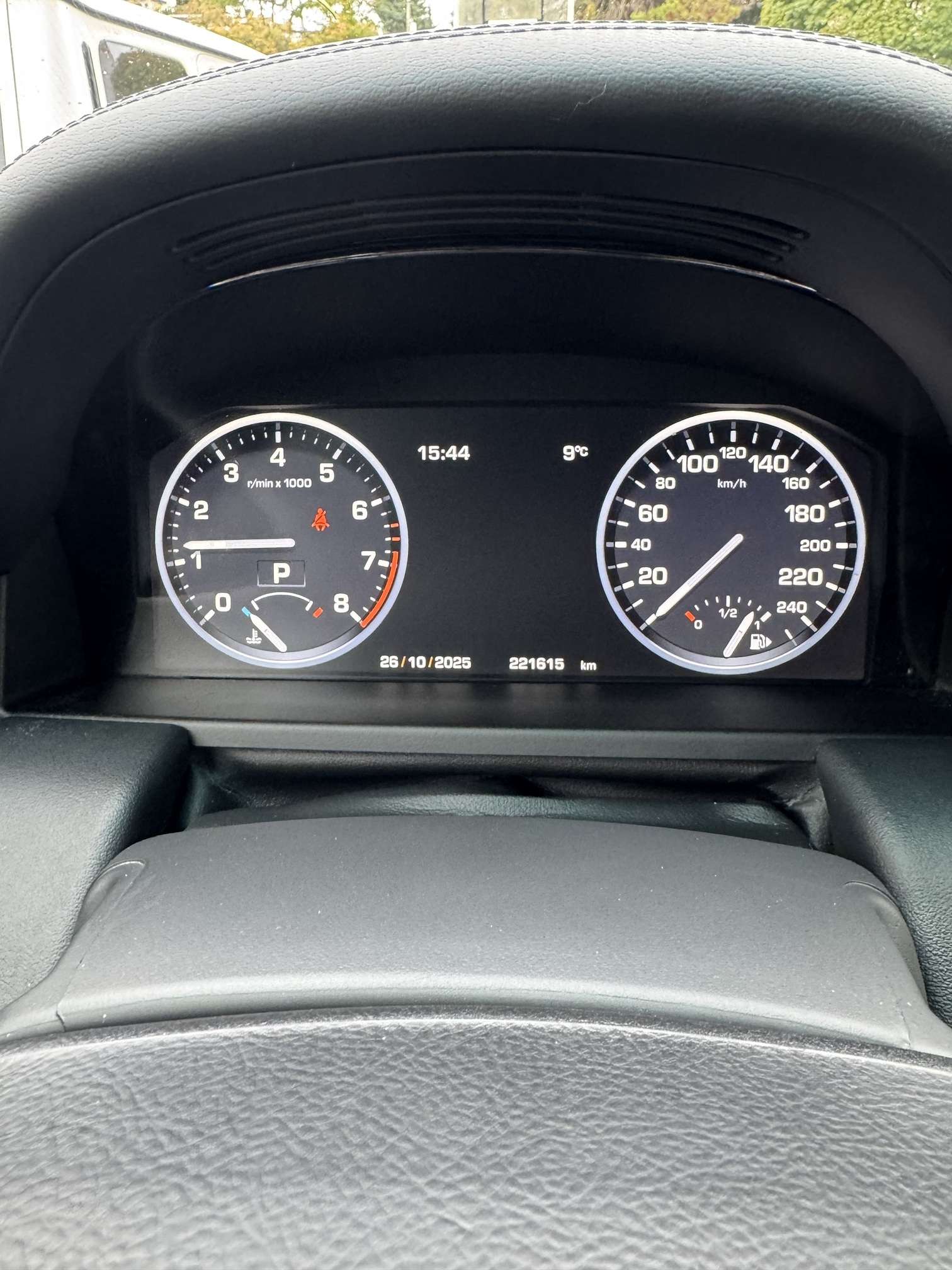 2011 Land Rover Range Rover 4WD 4dr HSE thumb 8