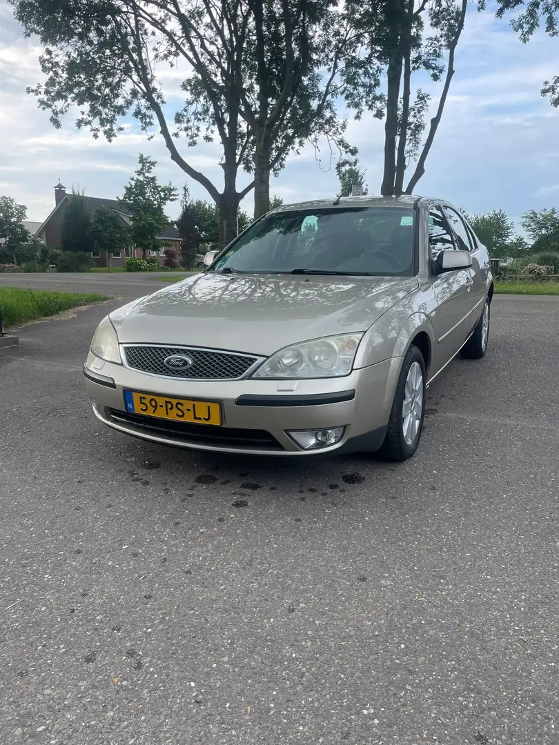 Ford Mondeo 1.8-16V Futura GOED RIJDEND - AIRCO - ONDERHOUDEN Beige - 2