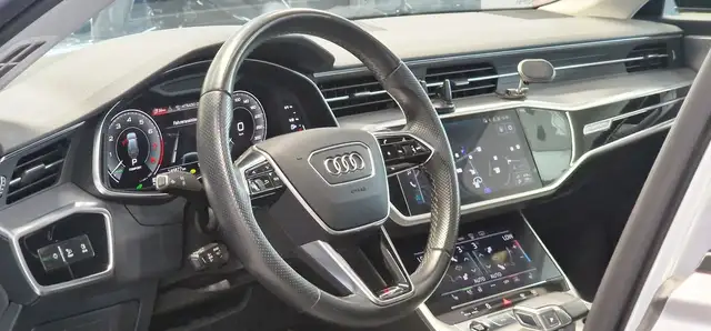 Audi A6 view 13