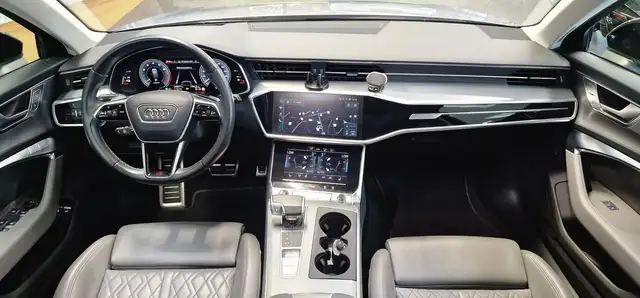 Audi A6 view 12