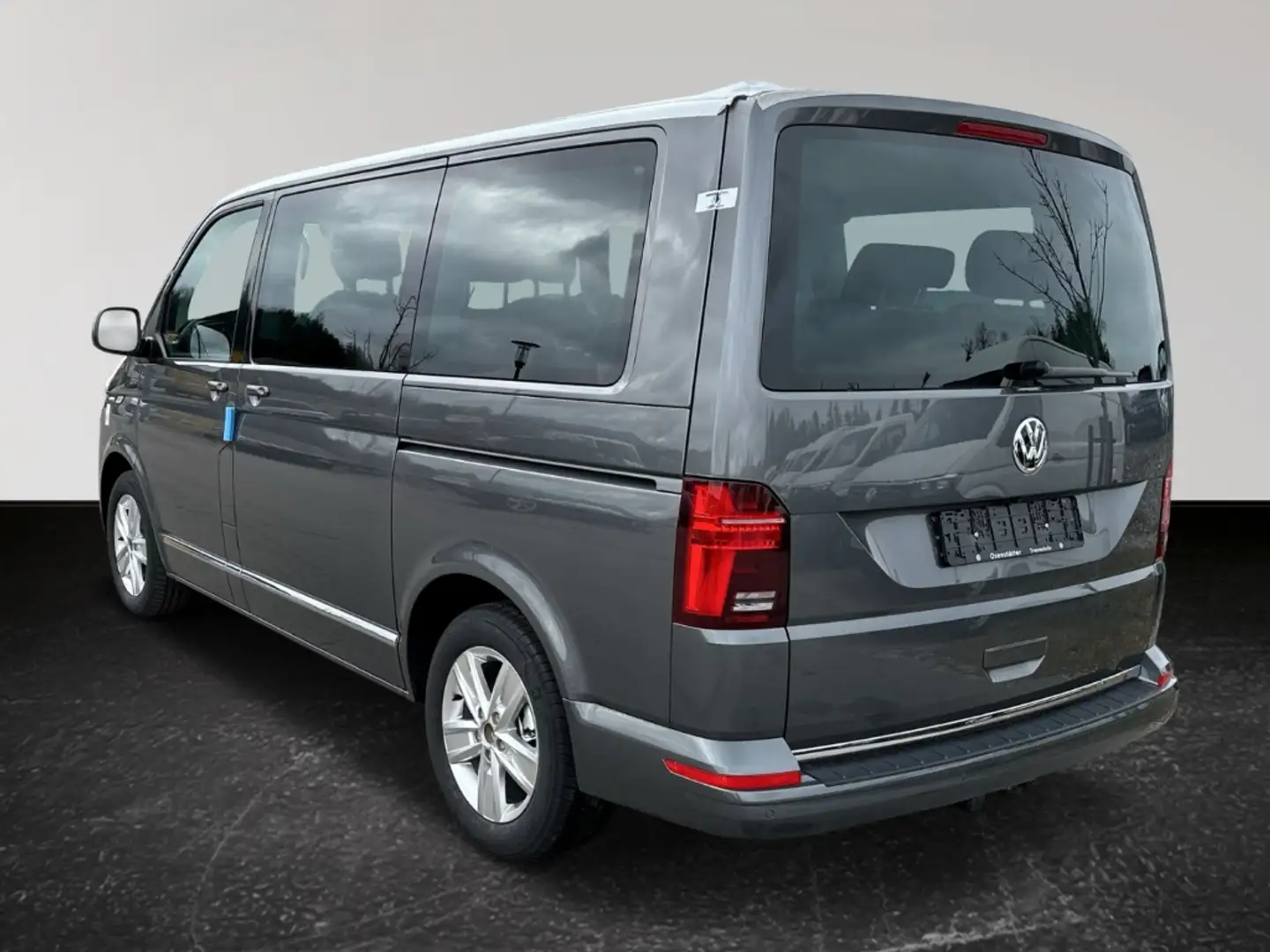 Volkswagen T6.1 Multivan Comfortline 2,0 TDI 4MOTION DSG Standhzg ACC Kamer Grey - 2