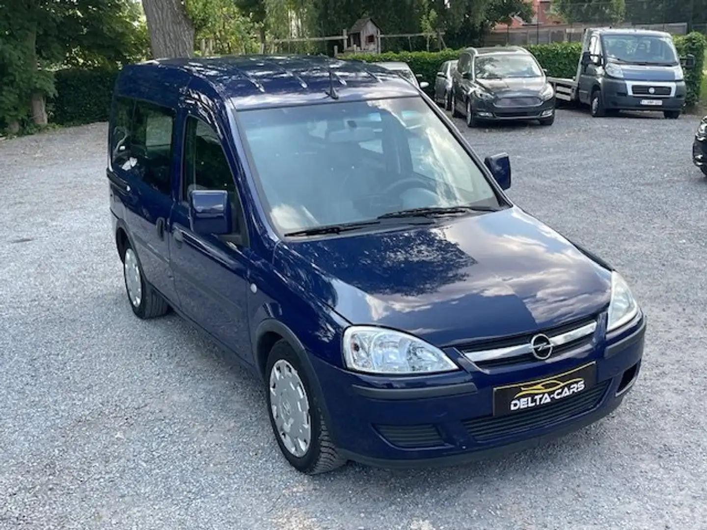 Opel Combo Bleu - 2