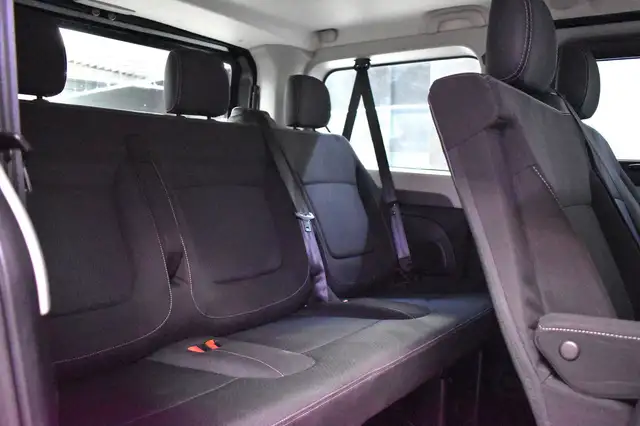 Renault Trafic view 9